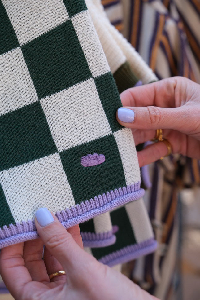 'No buttons, Julia' knit shorts
