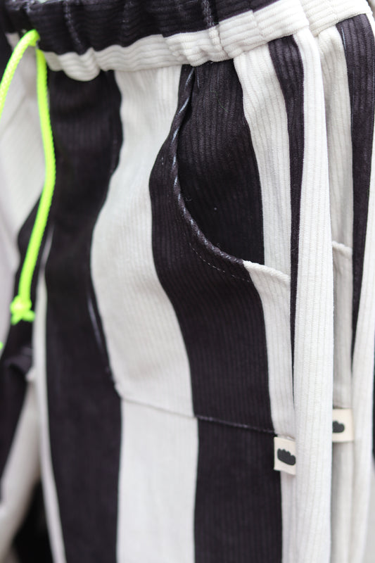 Big brick road trousers goes black